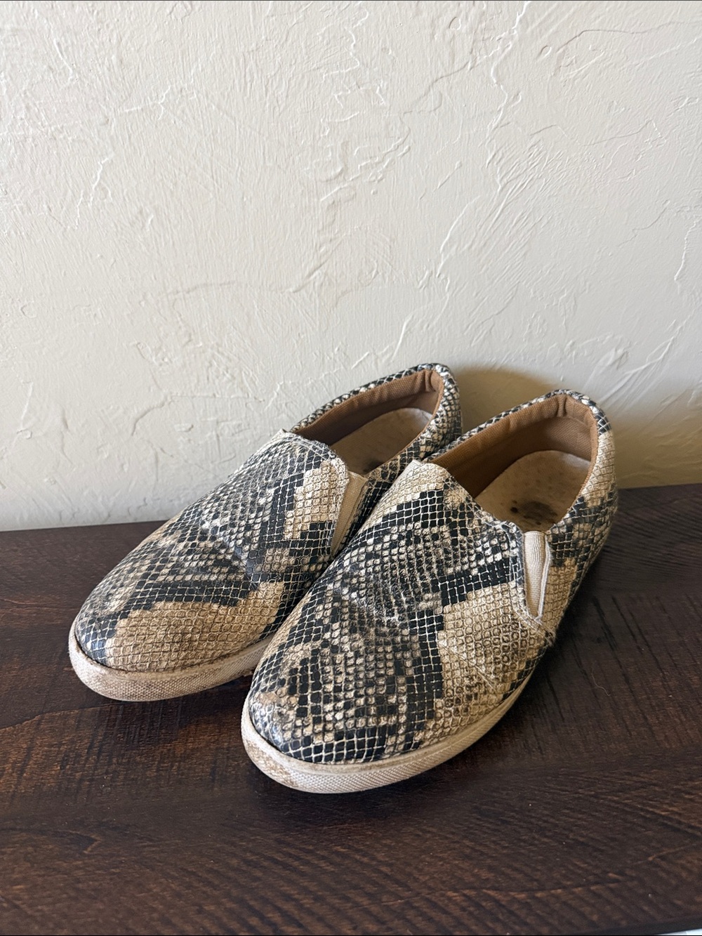 Slip-On Men's Sneakers in Snake Print